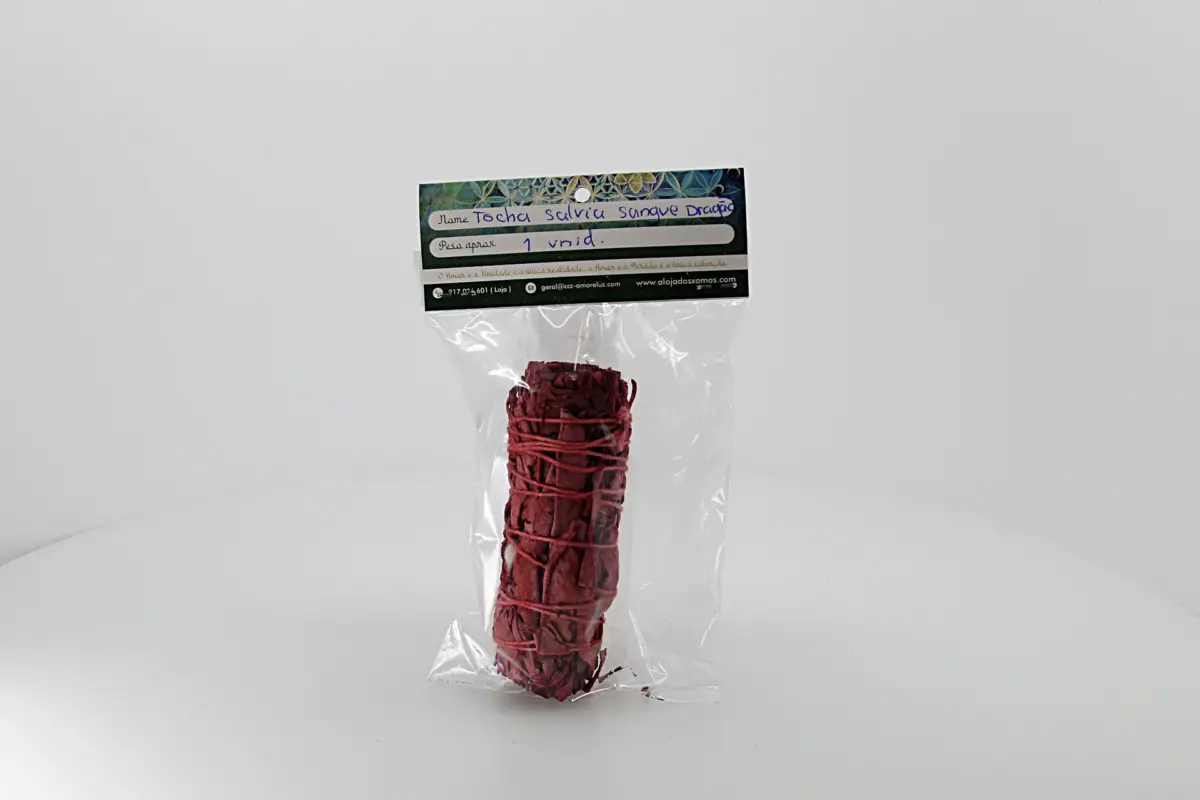 A tocha de sangue de dragão é utilizada para purificação