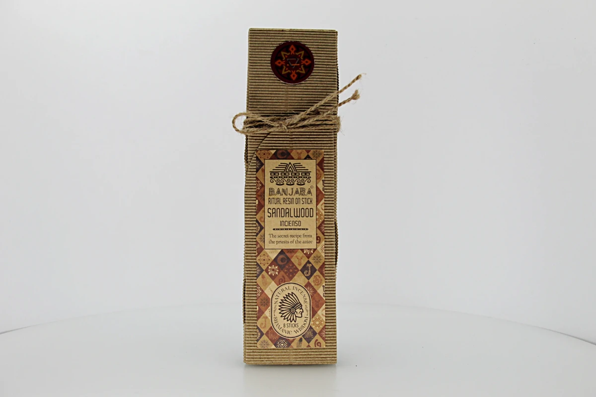 O incenso Banjara é originário da Índia e produzido artesanalmente por artesãos da comunidade tribal Banjara