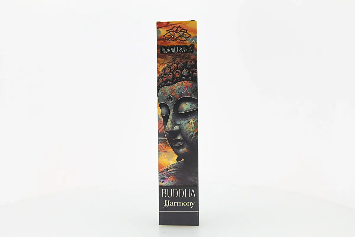 O incenso Banjara Buda é originário da Índia e produzido artesanalmente por artesãos da comunidade tribal Banjara
