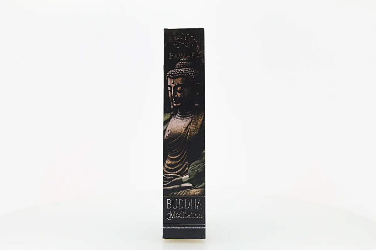 O incenso Banjara Buda é originário da Índia e produzido artesanalmente por artesãos da comunidade tribal Banjara