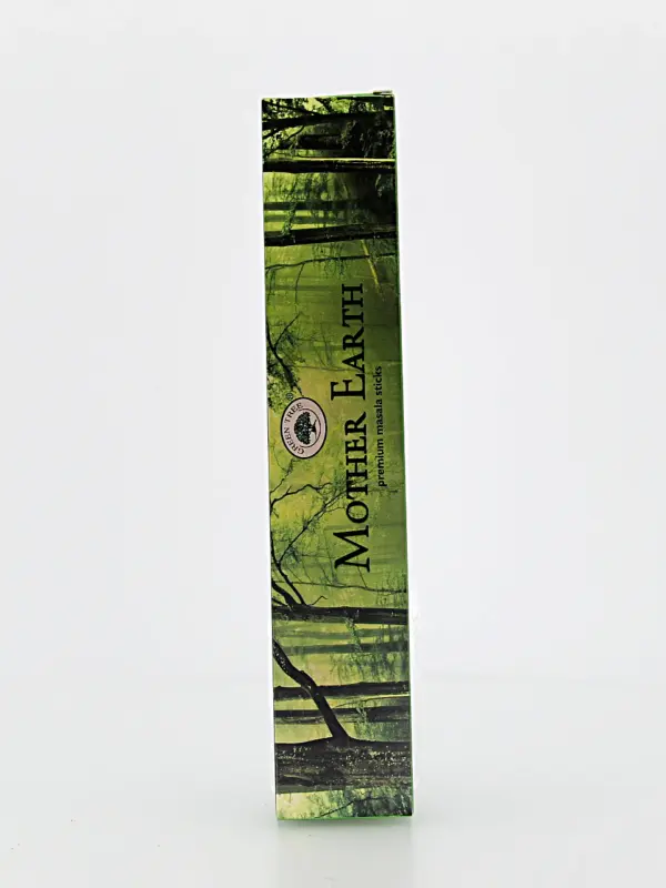 O incenso Green Tree Mother Earth é originário da Índia e produzido com ingredientes 100% naturais. Enrolado à mão