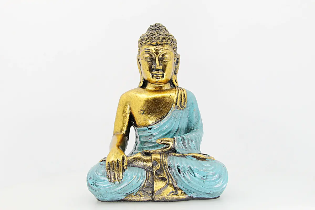 A estátua de Buda traz paz e serenidade a qualquer espaço. Simboliza sabedoria