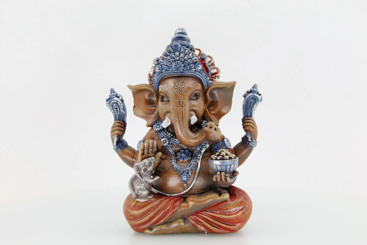 Ganesha une espiritualidade e elegância na decoração.