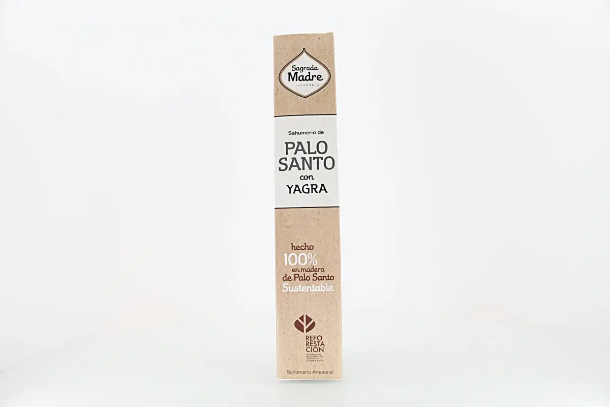 O incenso Madre Terra Pau Santo & Yagra possui um aroma envolvente e natural