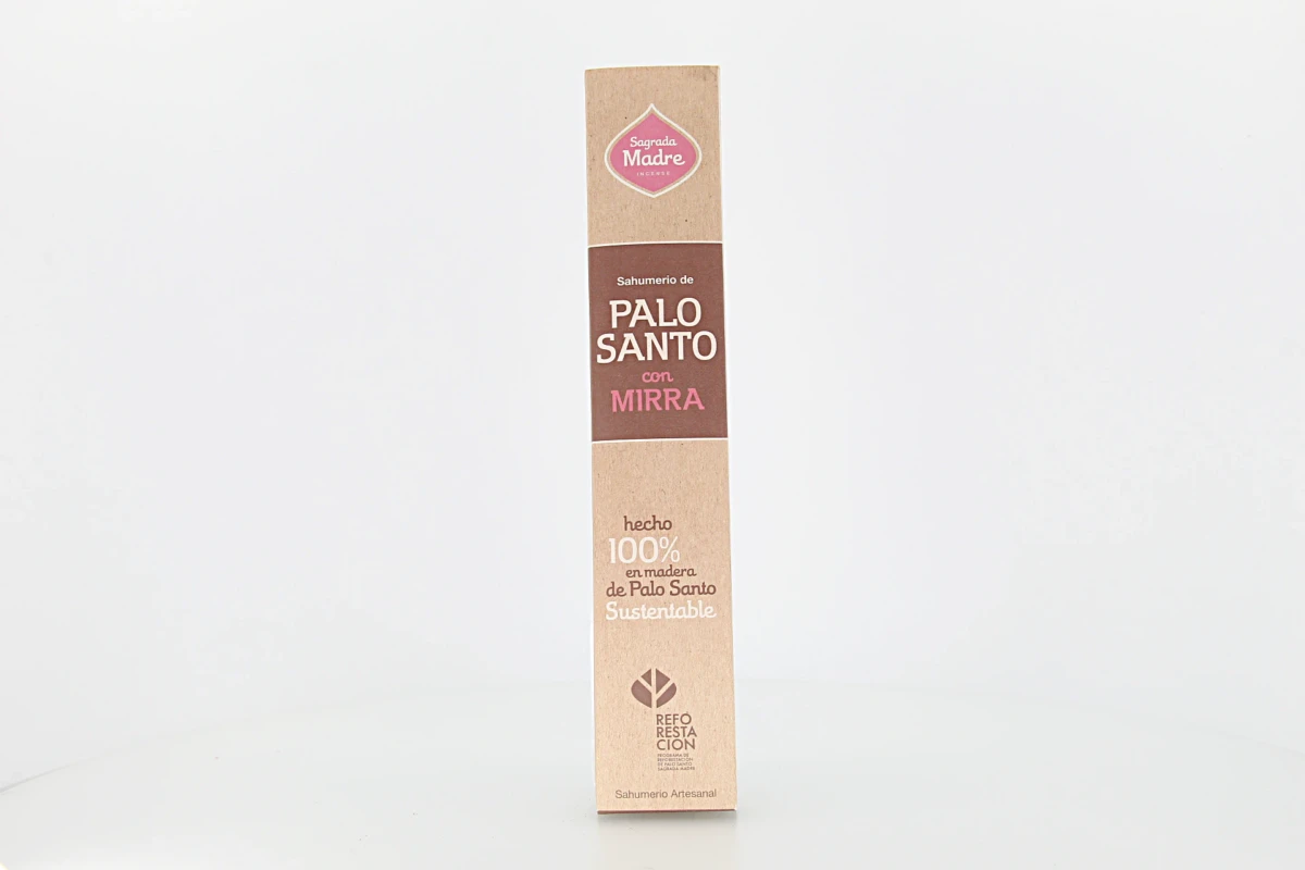 O incenso Madre Terra Pau Santo & Mirra possui um aroma envolvente e natural