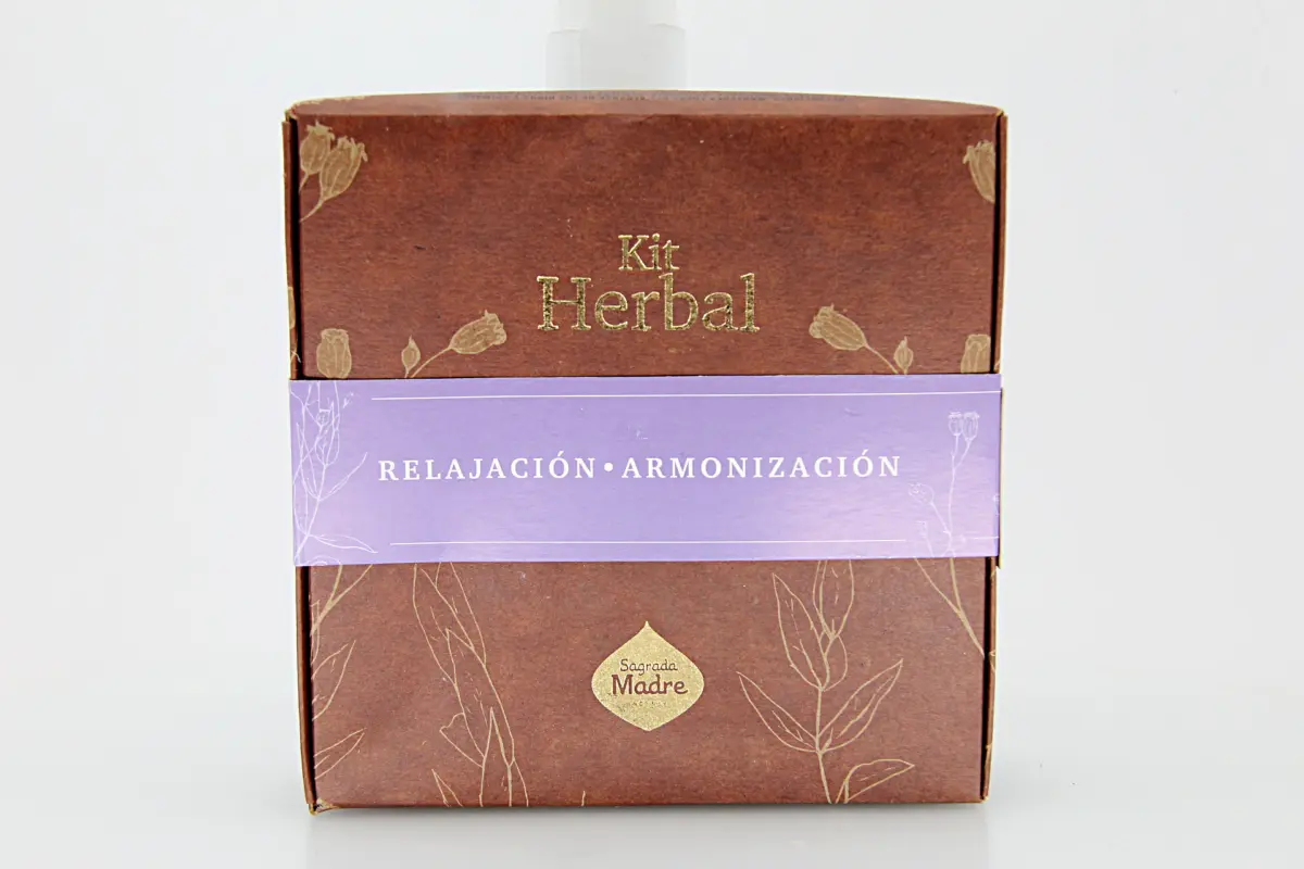 O Kit Herbal Harmonia reúne uma seleção de ervas naturais tradicionalmente utilizadas para purificação energética