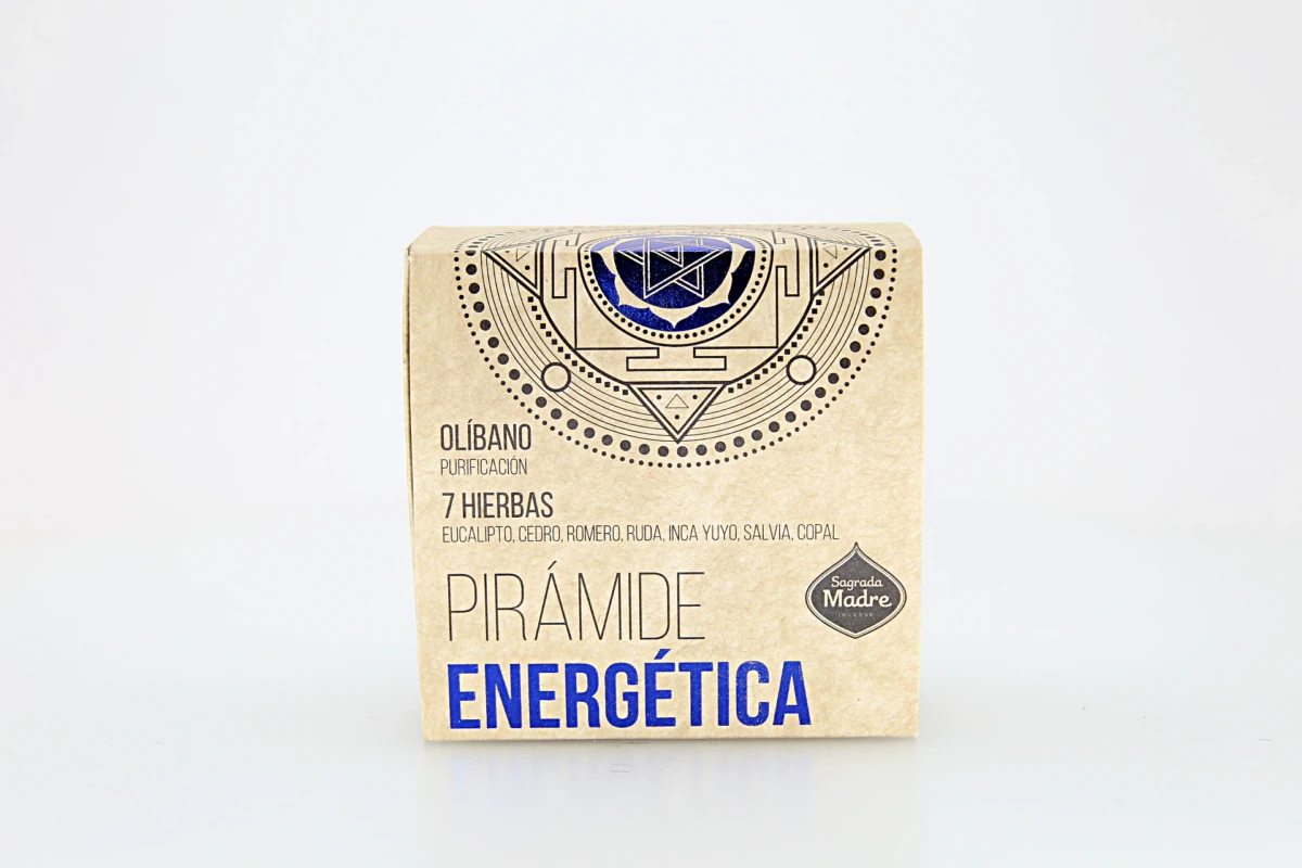 A Pirâmide Energética Olíbano & 7 Ervas é um incenso artesanal