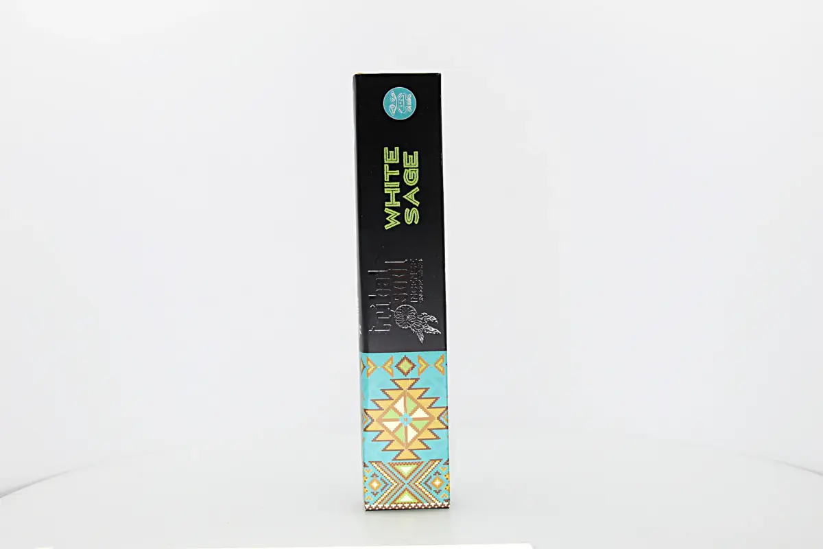 O incenso Tribal Soul Sálvia Branca é elaborado com ingredientes naturais