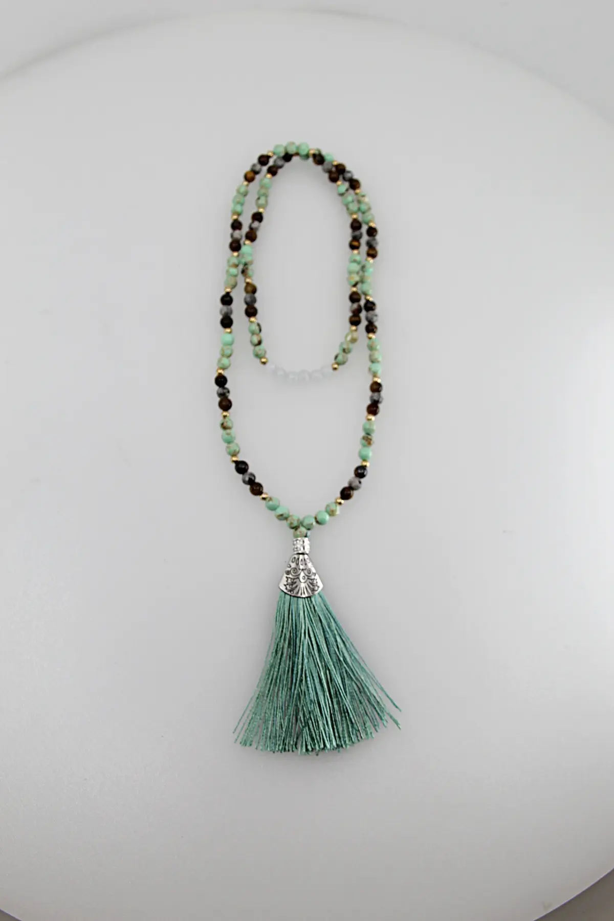 Um japamala é um cordão de contas utilizado na meditação