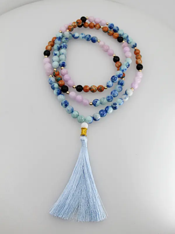 Um japamala é um cordão de contas utilizado na meditação