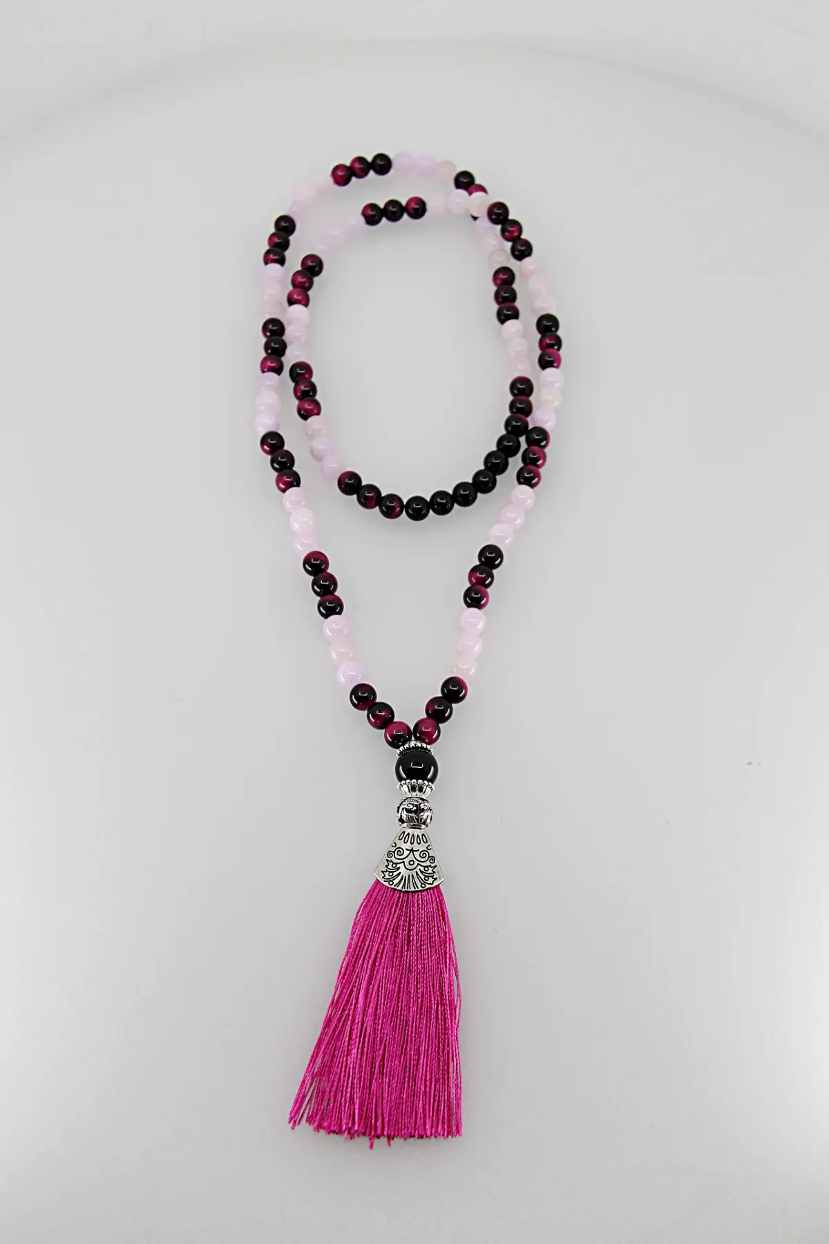 Um japamala é um cordão de contas utilizado na meditação