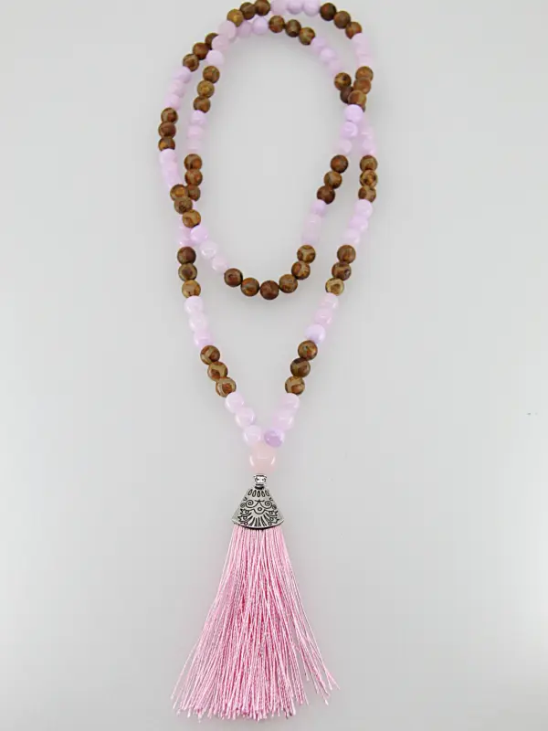 Um japamala é um cordão de contas utilizado na meditação