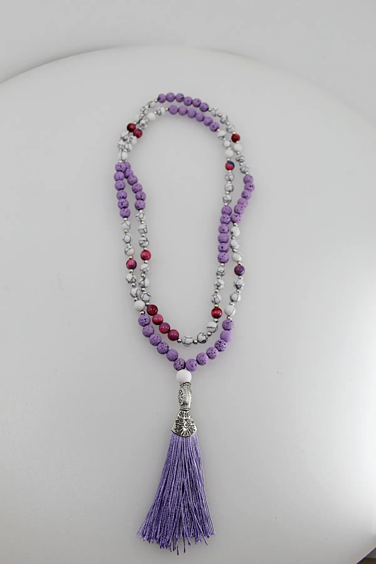 Um japamala é um cordão de contas utilizado na meditação