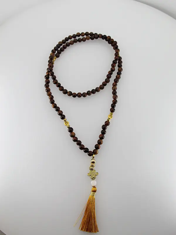 Um japamala é um cordão de contas utilizado na meditação