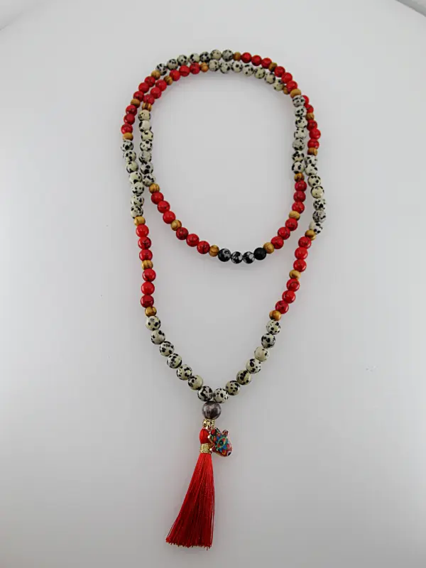 Um japamala é um cordão de contas utilizado na meditação