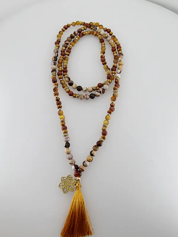 Um japamala é um cordão de contas utilizado na meditação