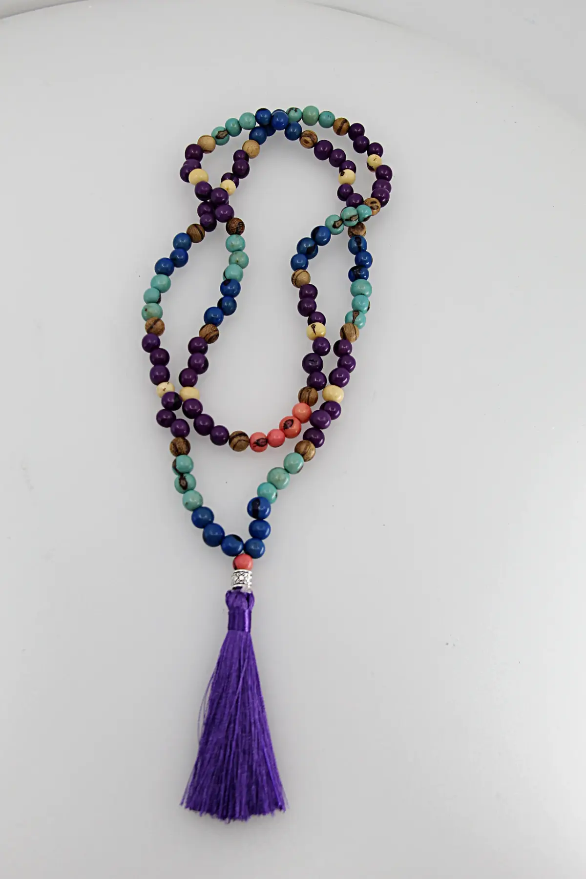 Um japamala é um cordão de contas utilizado na meditação