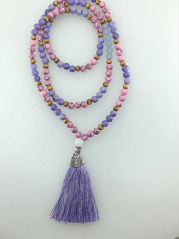 Um japamala é um cordão de contas utilizado no canto de Mantras