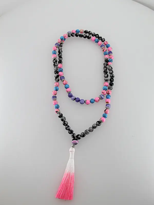 Um japamala é um cordão de contas utilizado na meditação