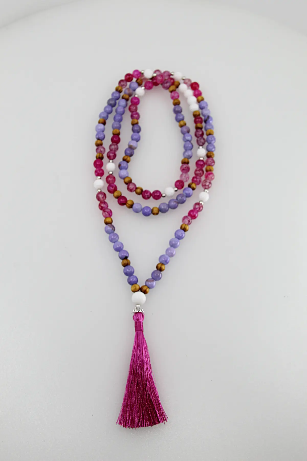 Um japamala é um cordão de contas utilizado na meditação