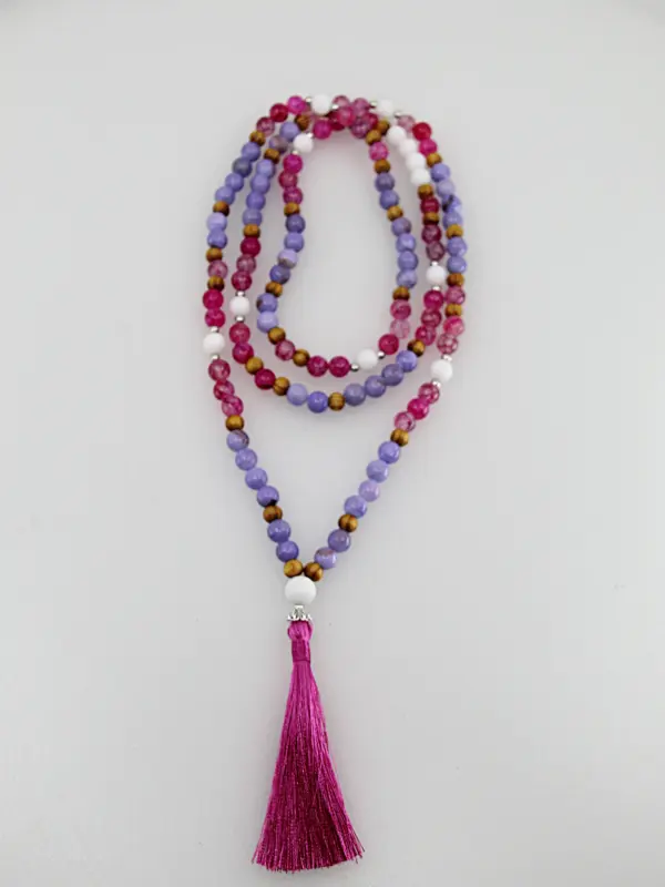 Um japamala é um cordão de contas utilizado na meditação
