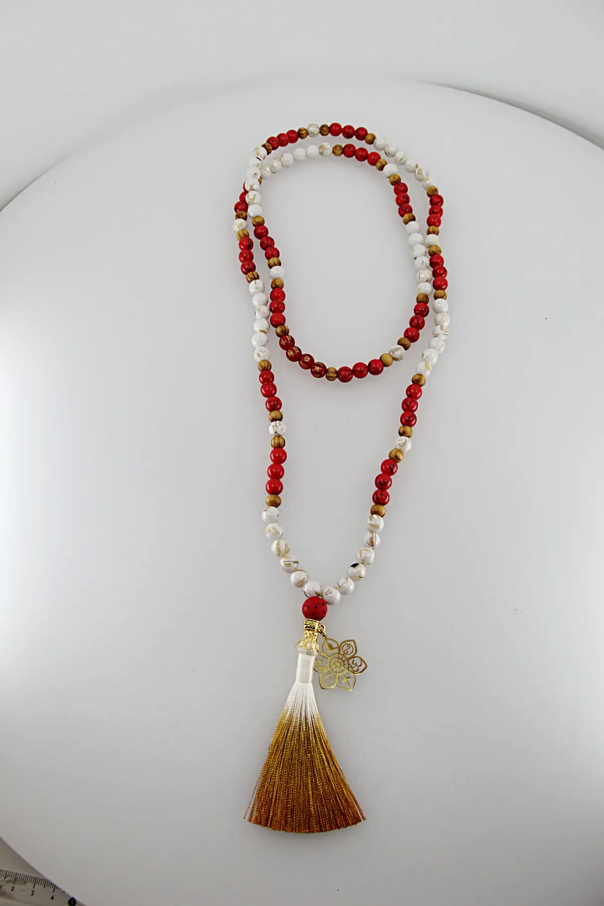 Um japamala é um cordão de contas utilizado na meditação