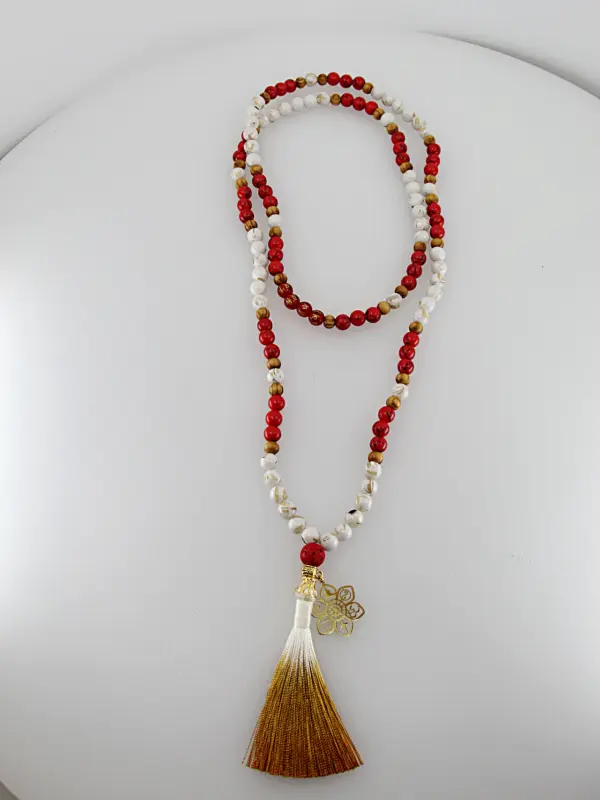 Um japamala é um cordão de contas utilizado na meditação