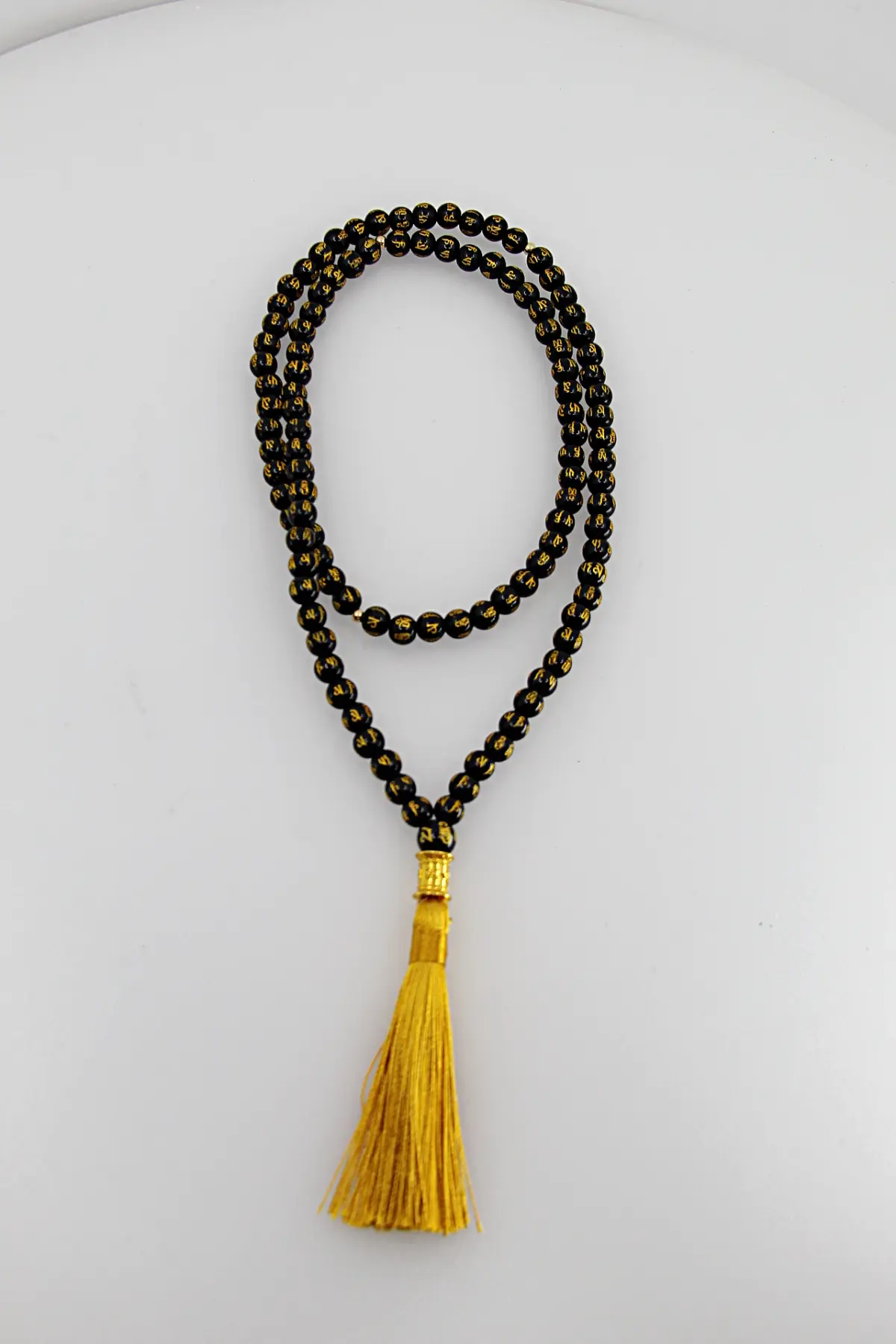 Um japamala é um cordão de contas utilizado na meditação