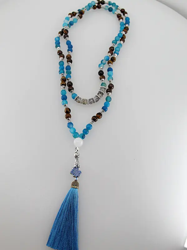 Um japamala é um cordão de contas utilizado na meditação