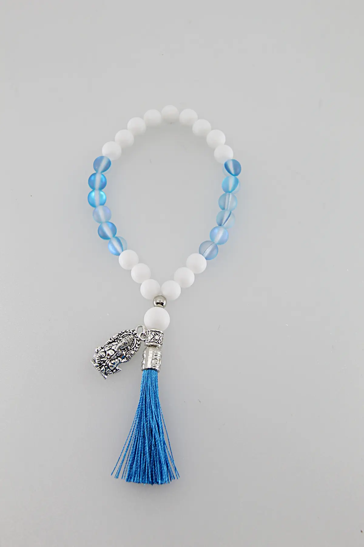 Um japamala é um cordão de contas utilizado na meditação
