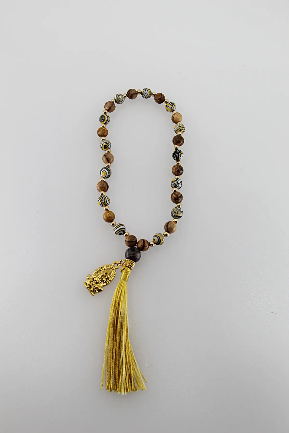 Um japamala é um cordão de contas utilizado na meditação