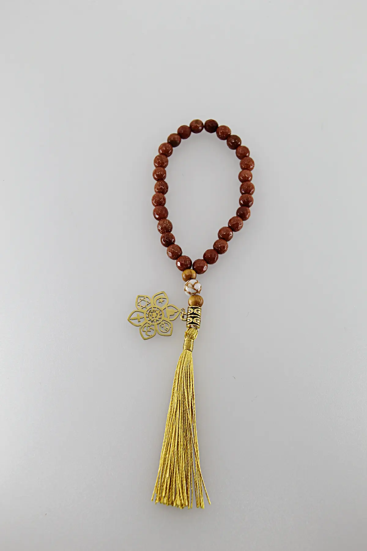 Um japamala é um cordão de contas utilizado na meditação