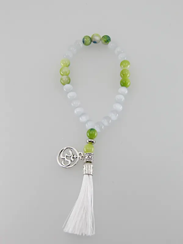 Um japamala é um cordão de contas utilizado na meditação