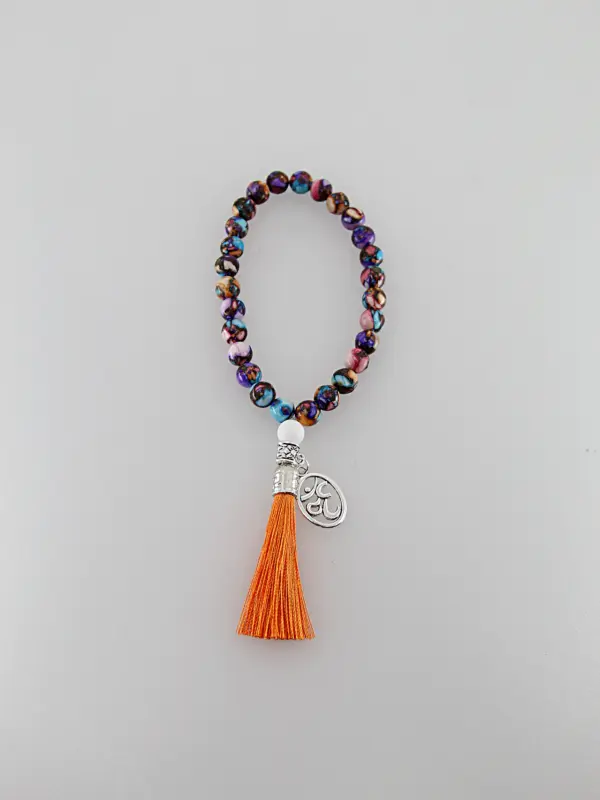 Um japamala é um cordão de contas utilizado na meditação