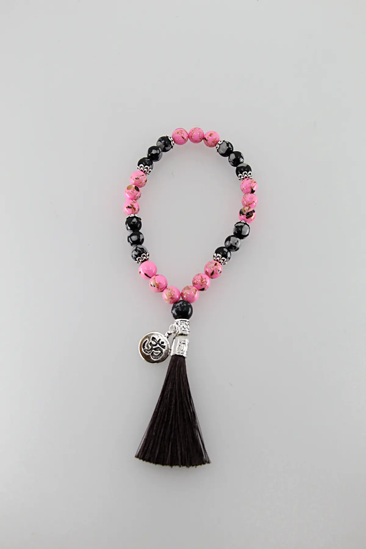 Um japamala é um cordão de contas utilizado na meditação