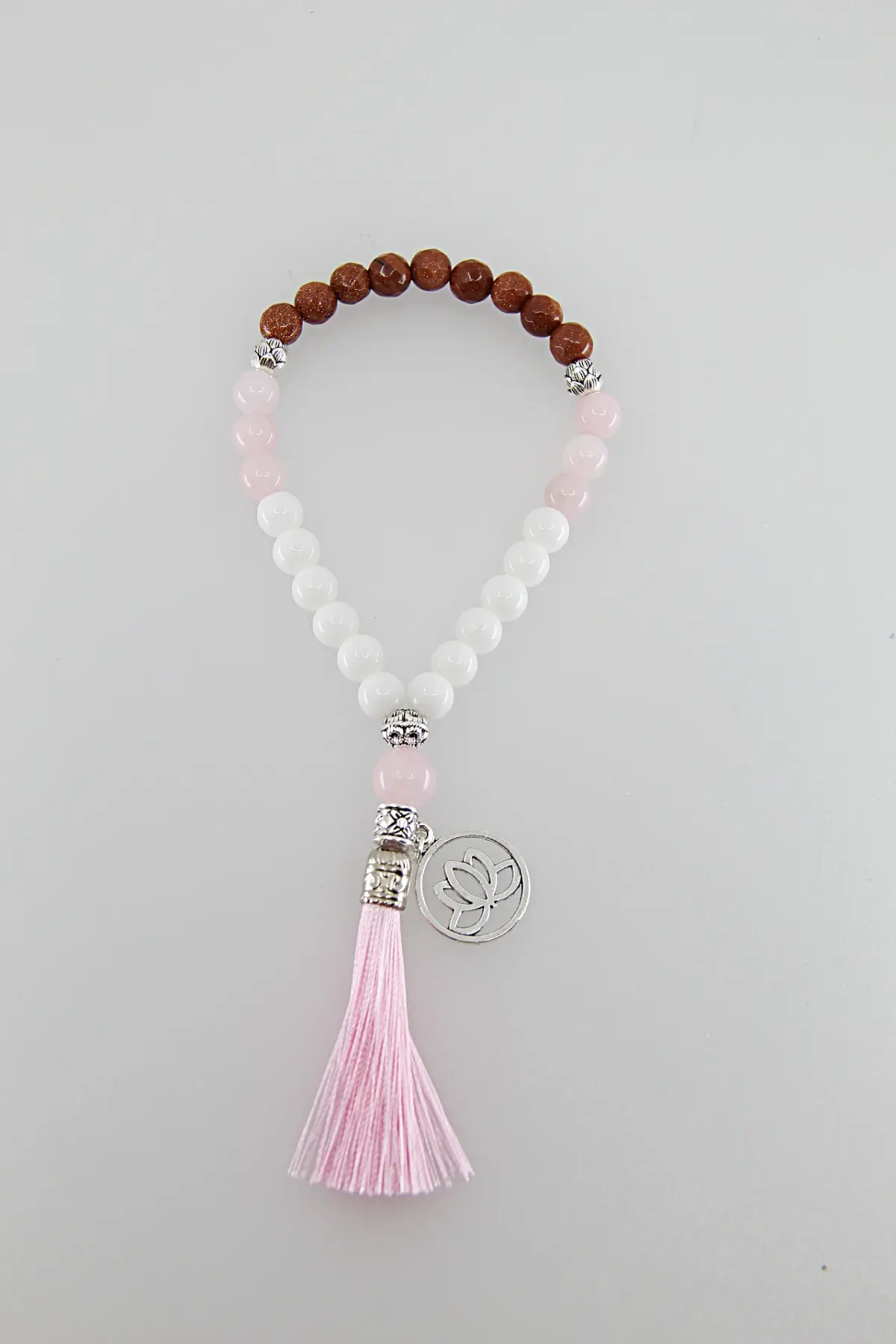 Um japamala é um cordão de contas utilizado na meditação