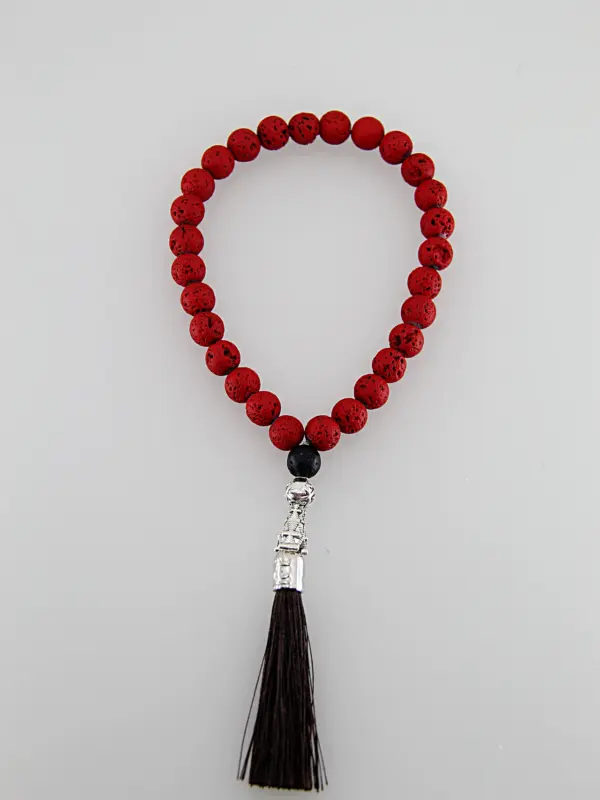 Um japamala é um cordão de contas utilizado na meditação