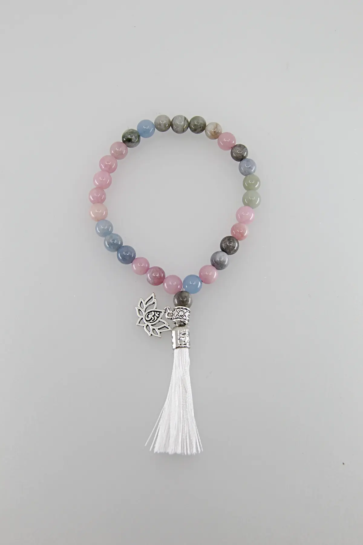 Um japamala é um cordão de contas utilizado na meditação