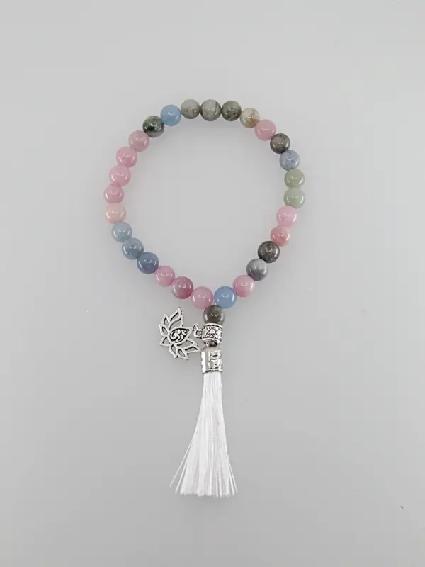 Um japamala é um cordão de contas utilizado na meditação