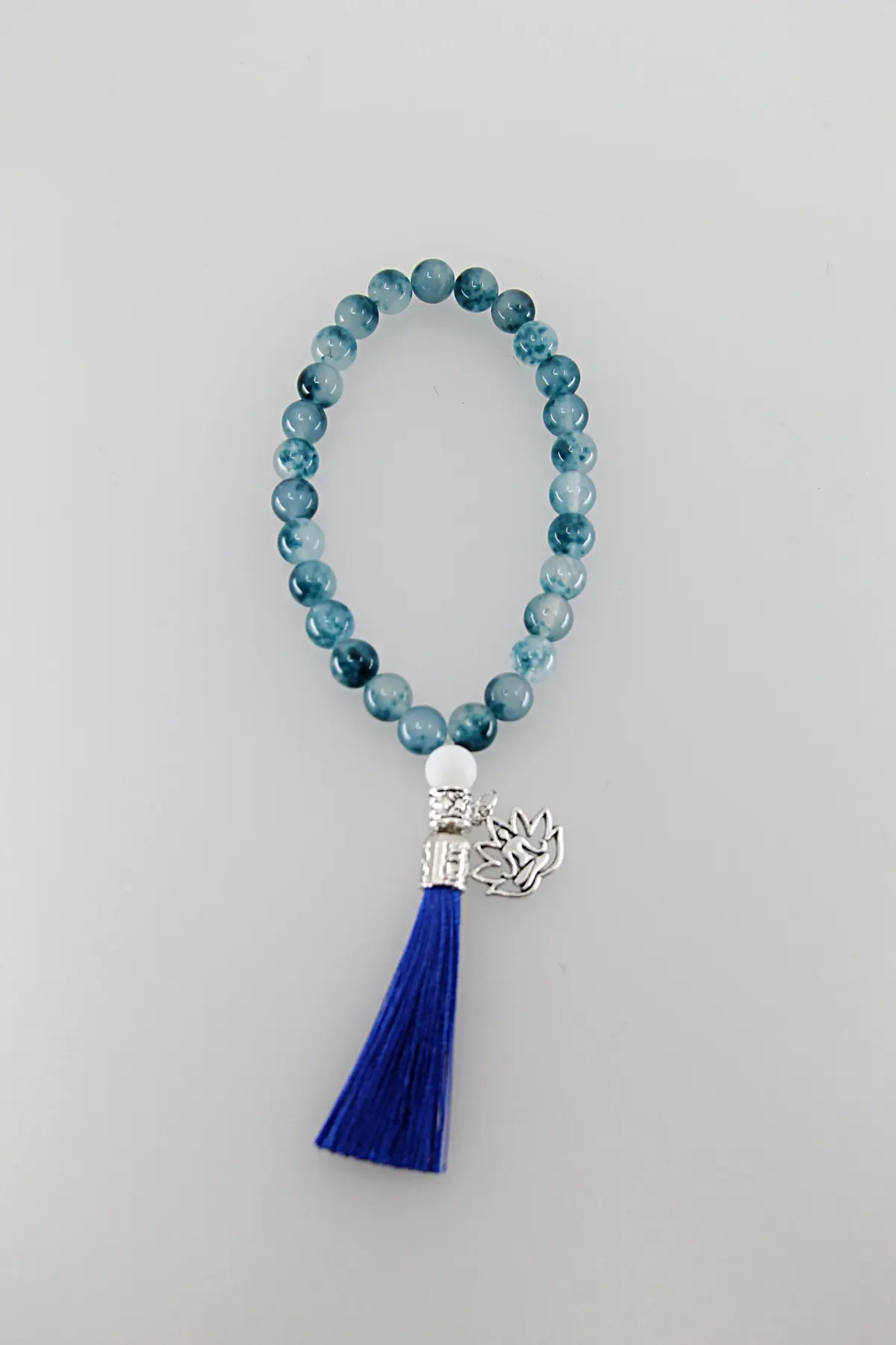 Um japamala é um cordão de contas utilizado na meditação