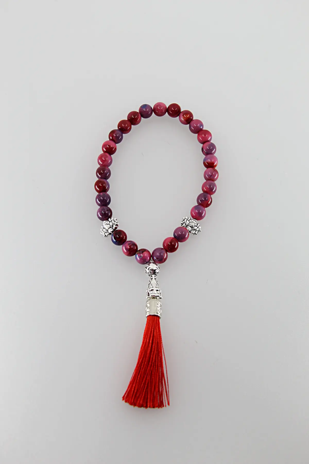 Um japamala é um cordão de contas utilizado na meditação