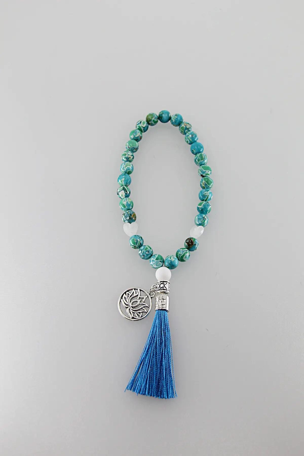 Um japamala é um cordão de contas utilizado na meditação