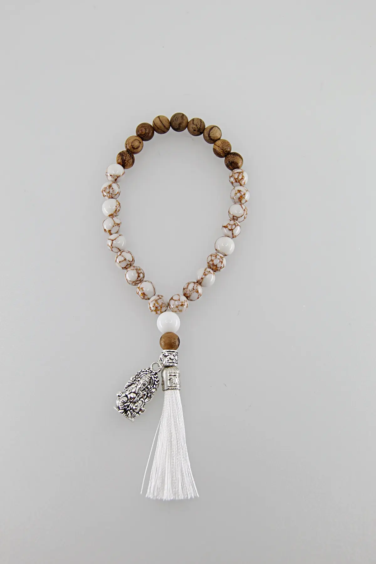 Um japamala é um cordão de contas utilizado na meditação