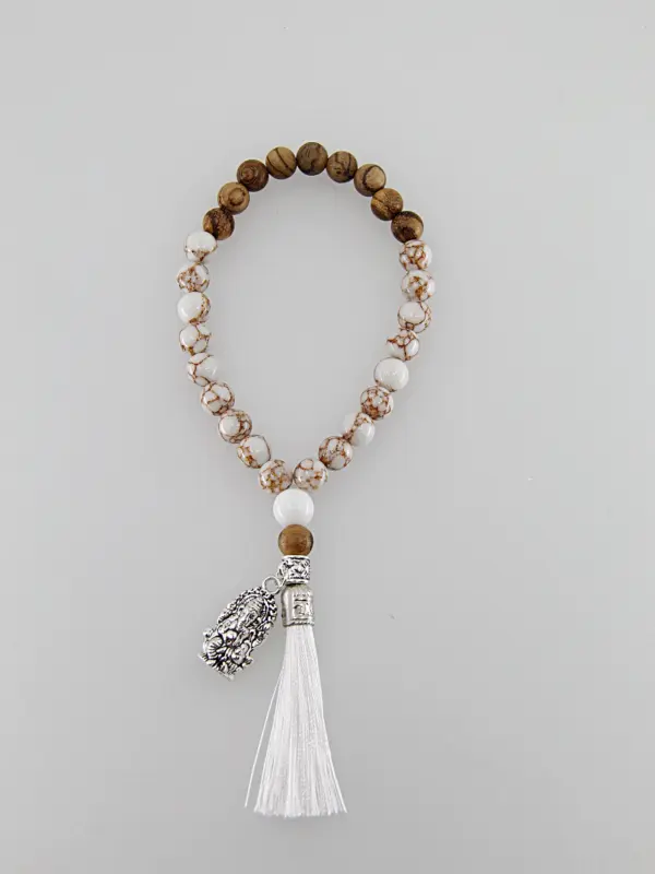 Um japamala é um cordão de contas utilizado na meditação