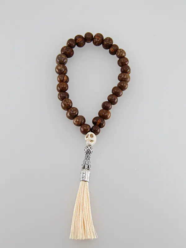 Um japamala é um cordão de contas utilizado na meditação