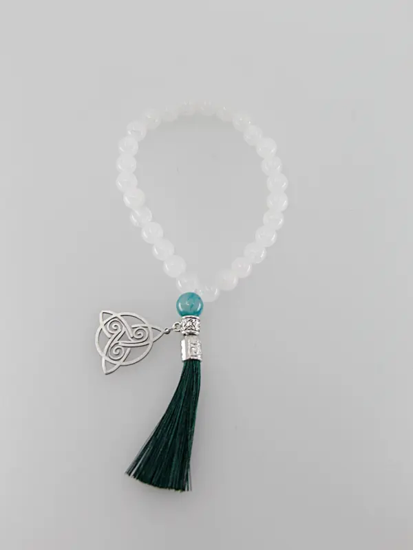 Um japamala é um cordão de contas utilizado na meditação
