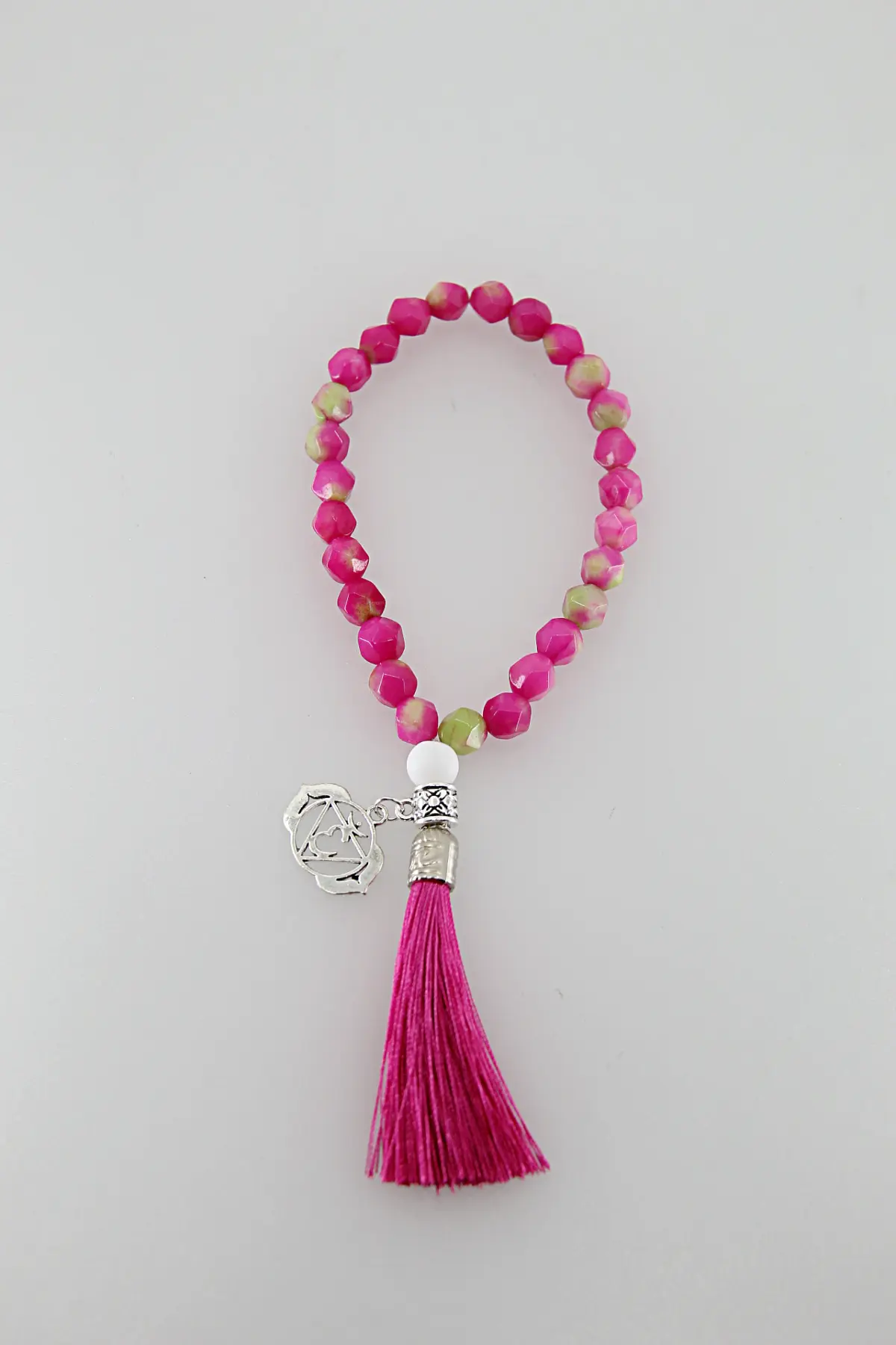 Um japamala é um cordão de contas utilizado na meditação