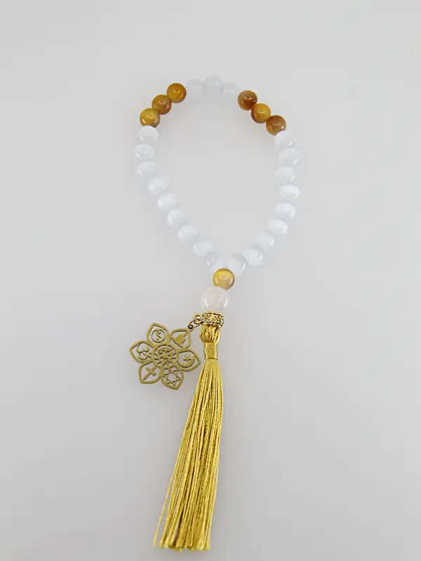 Um japamala é um cordão de contas utilizado na meditação
