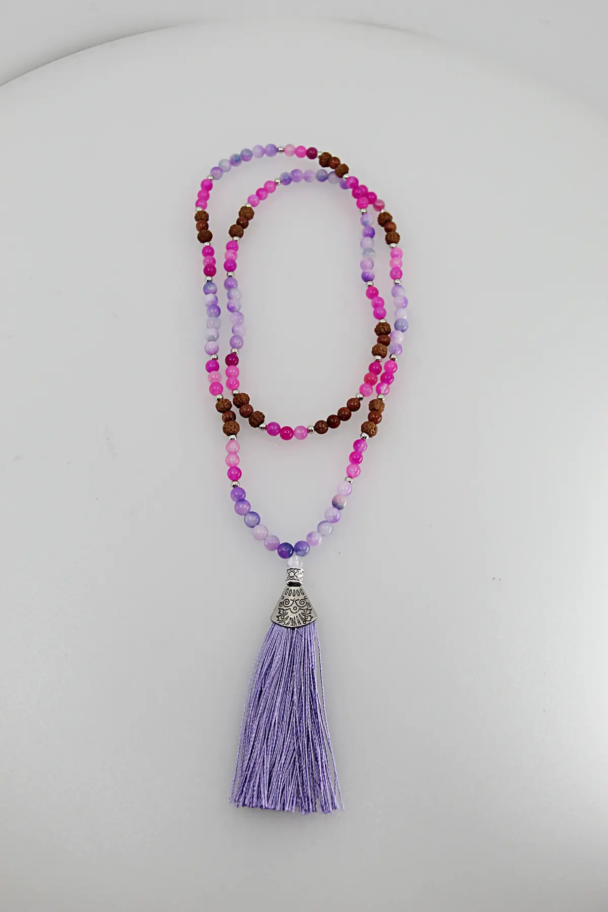 Um japamala é um cordão de contas utilizado na meditação
