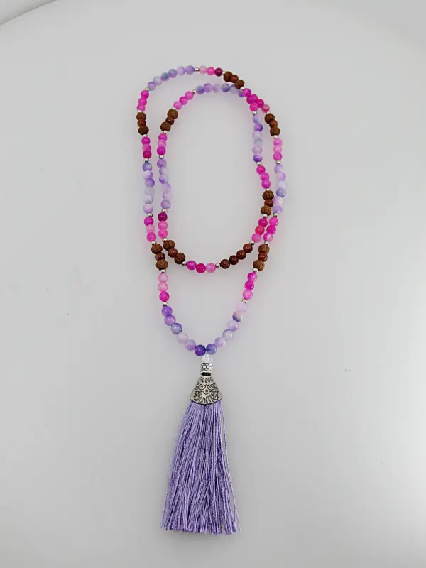 Um japamala é um cordão de contas utilizado na meditação